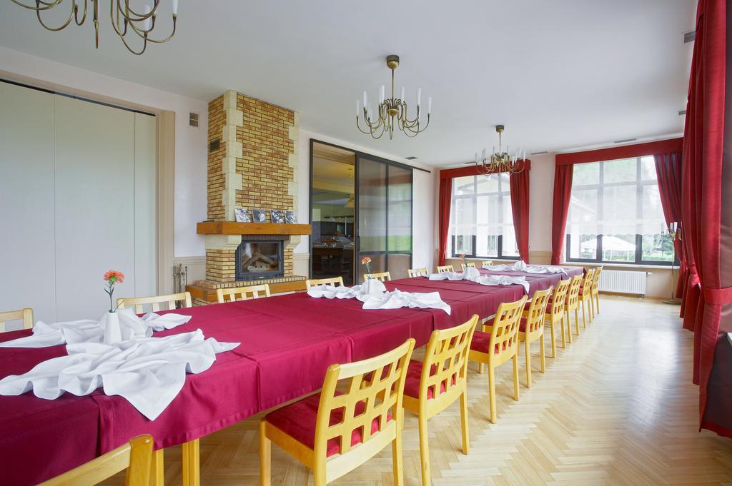Hotel Perla Bieszczadow Geovita 차르나 외부 사진