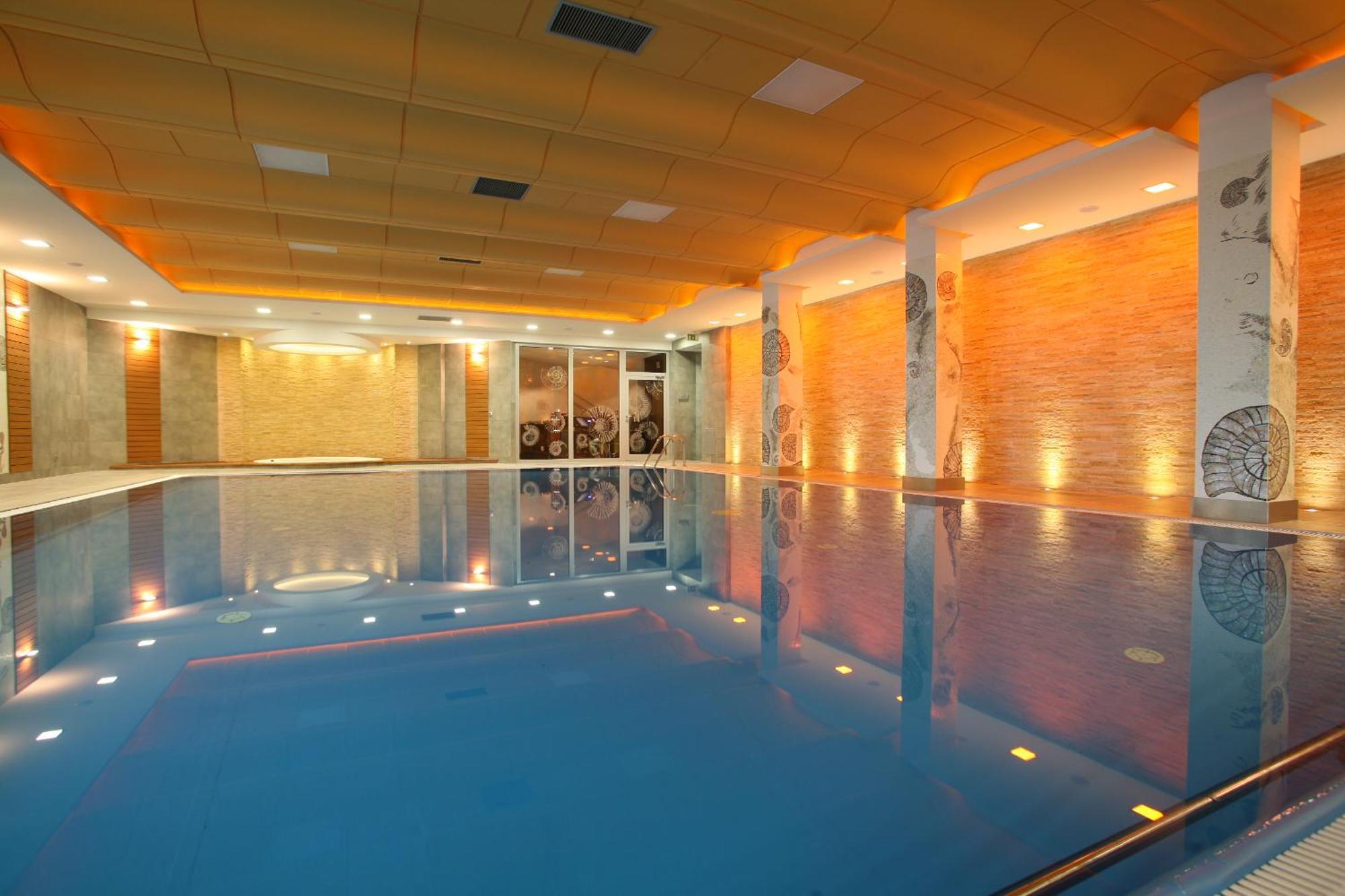 Hotel Perla Bieszczadow Geovita 차르나 외부 사진